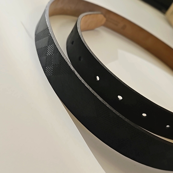 Authentic! Burberry Belt Womens Black Luxury Designer Belt Gold Size 36 Italy - Picture 2 of 12